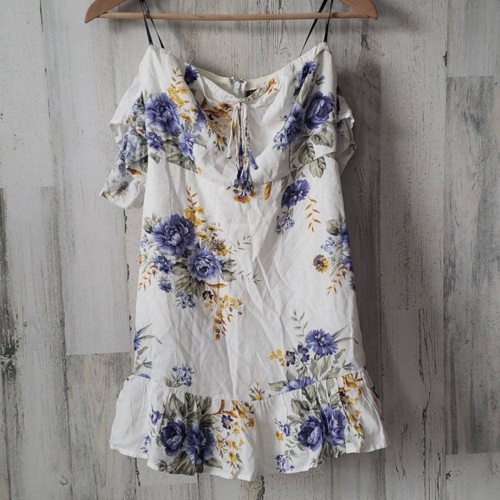 Forever 21 off white floral off shoulder, flutter sleeve mini dress. Size Small